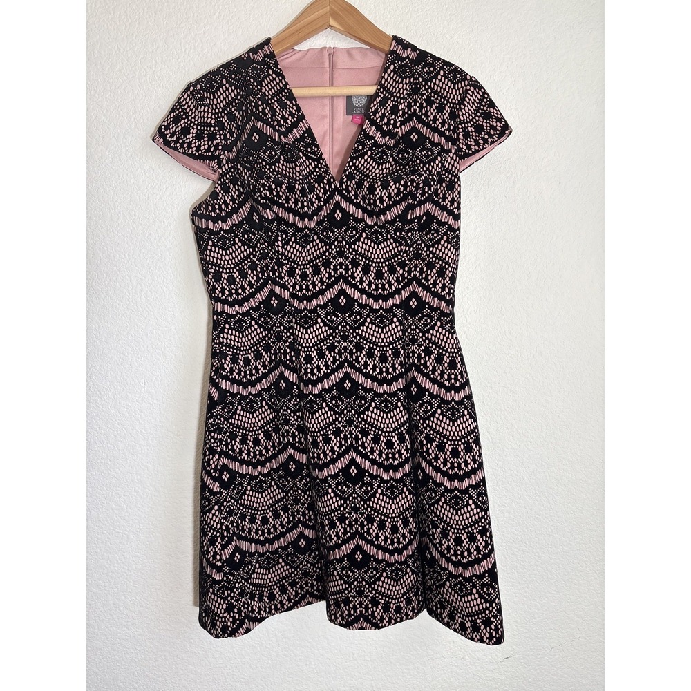 Vince Camuto Dress 10P Petite Black Pink Lace Overlay Cap Sleeve Fit & Flare